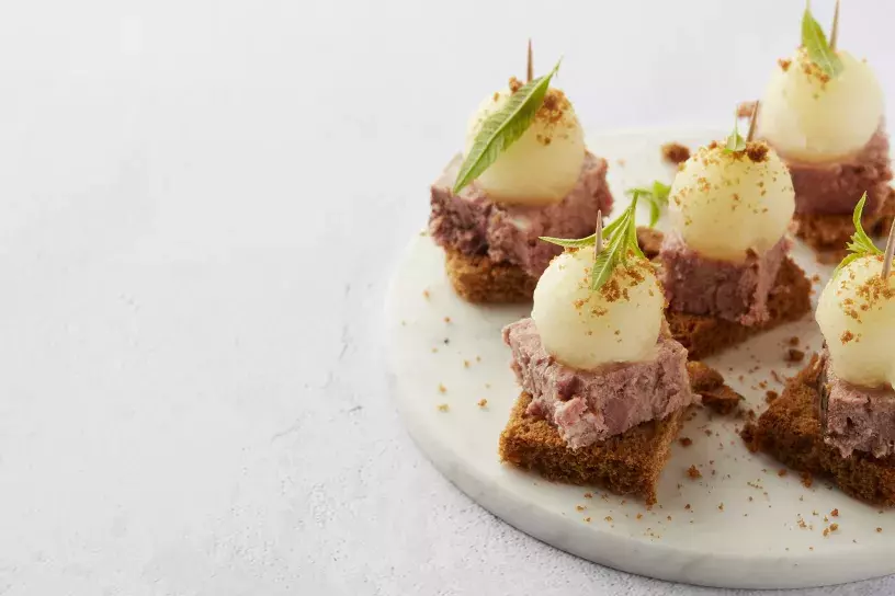 Peperkoek met Breydelhampaté en meloen